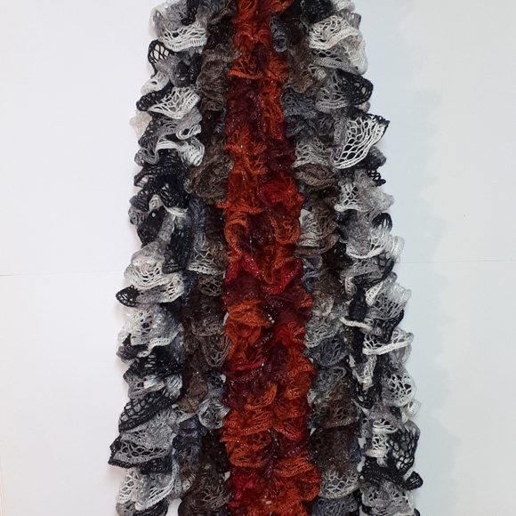 3 scarves - Picture 2 of 4